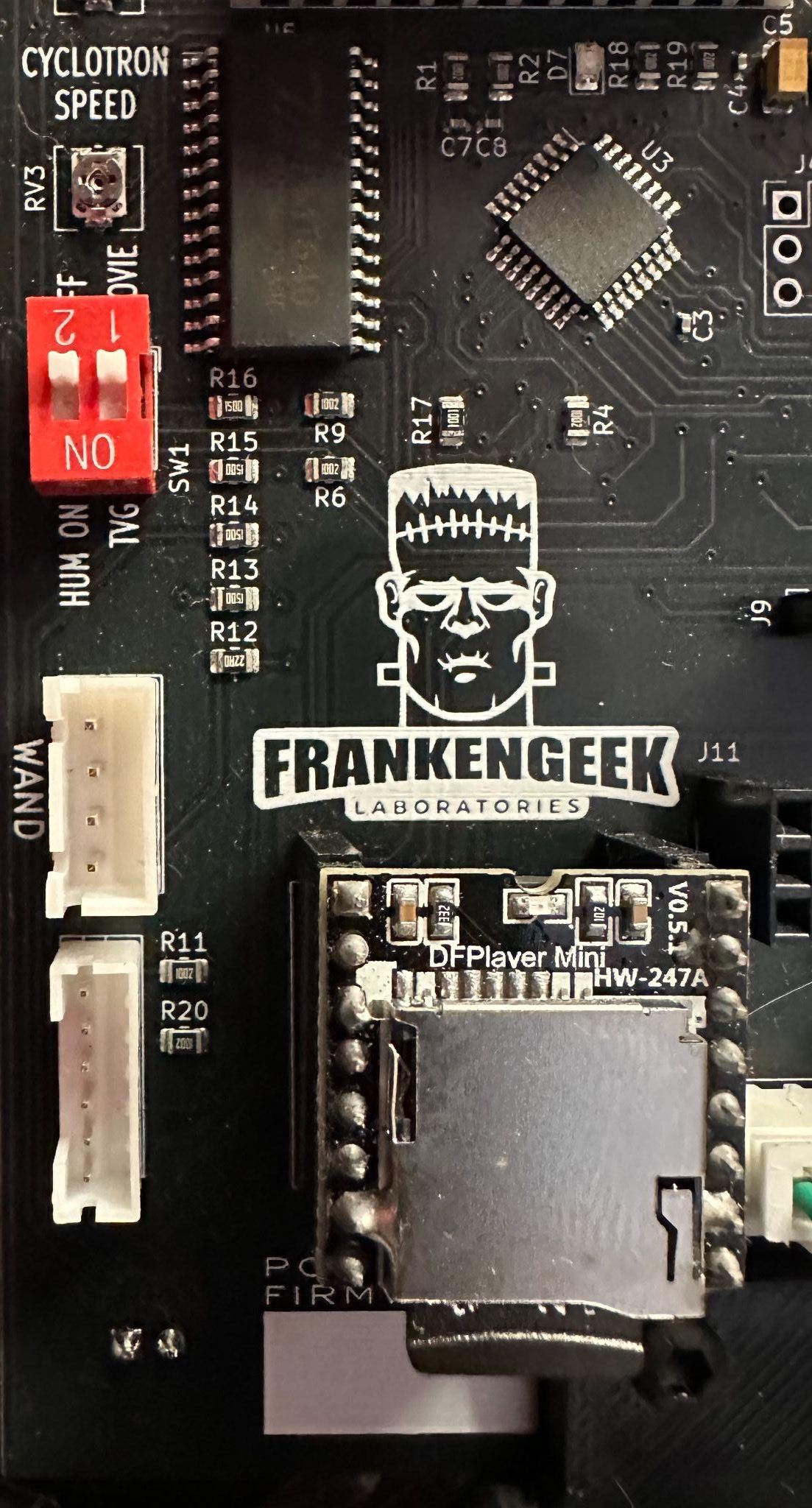 FrankenGeek board 4-pin and 6-pin connectors